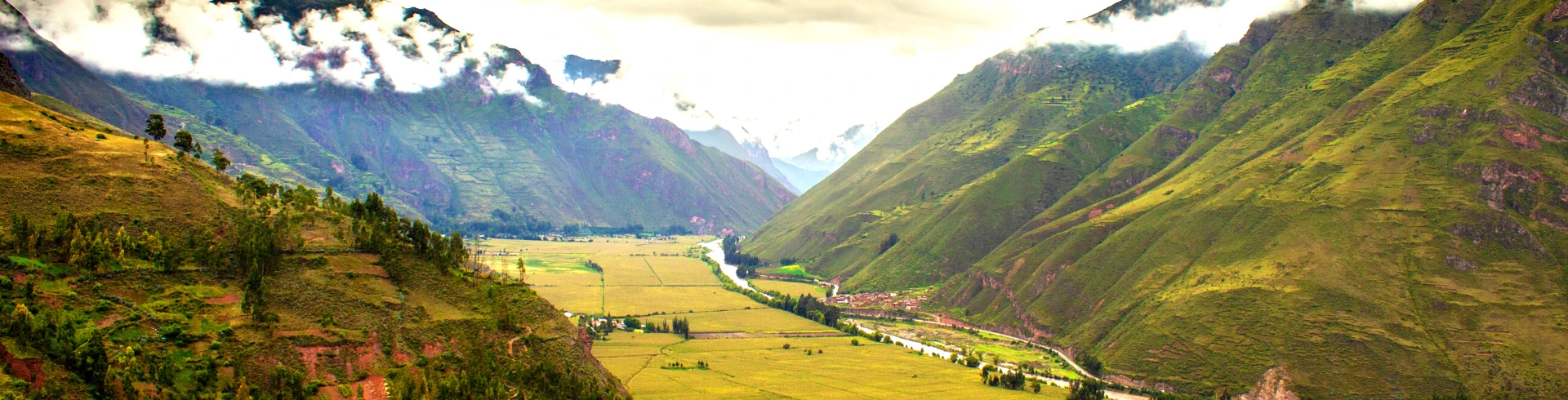 Andes Peruanos e seus complexos arqueológico