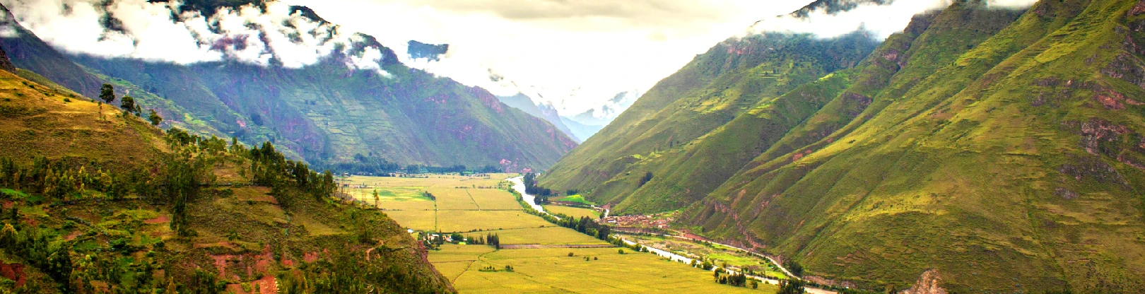 Andes Peruanos e seus complexos arqueológico